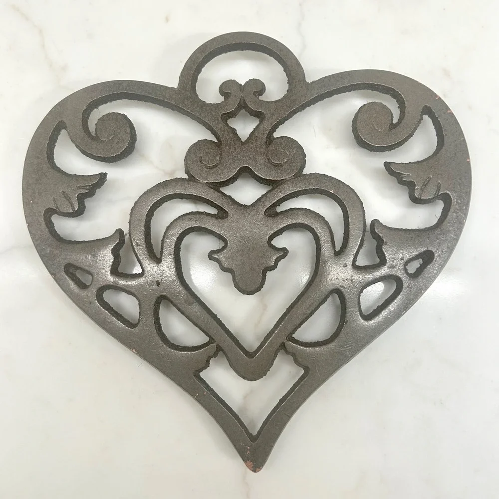 Pampered Chef Round Up From the Heart Bronze Heart Cast Iron Trivet #2937
